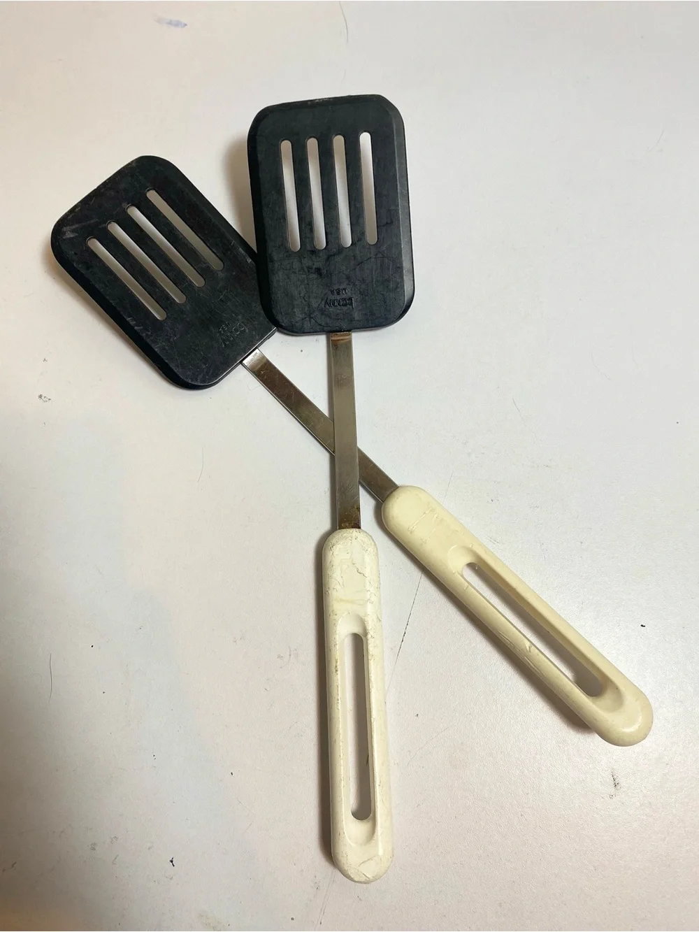 VTG Bonny USA Slotted Turner Spatulas Set of 2 Black Heads White Plastic Handles
